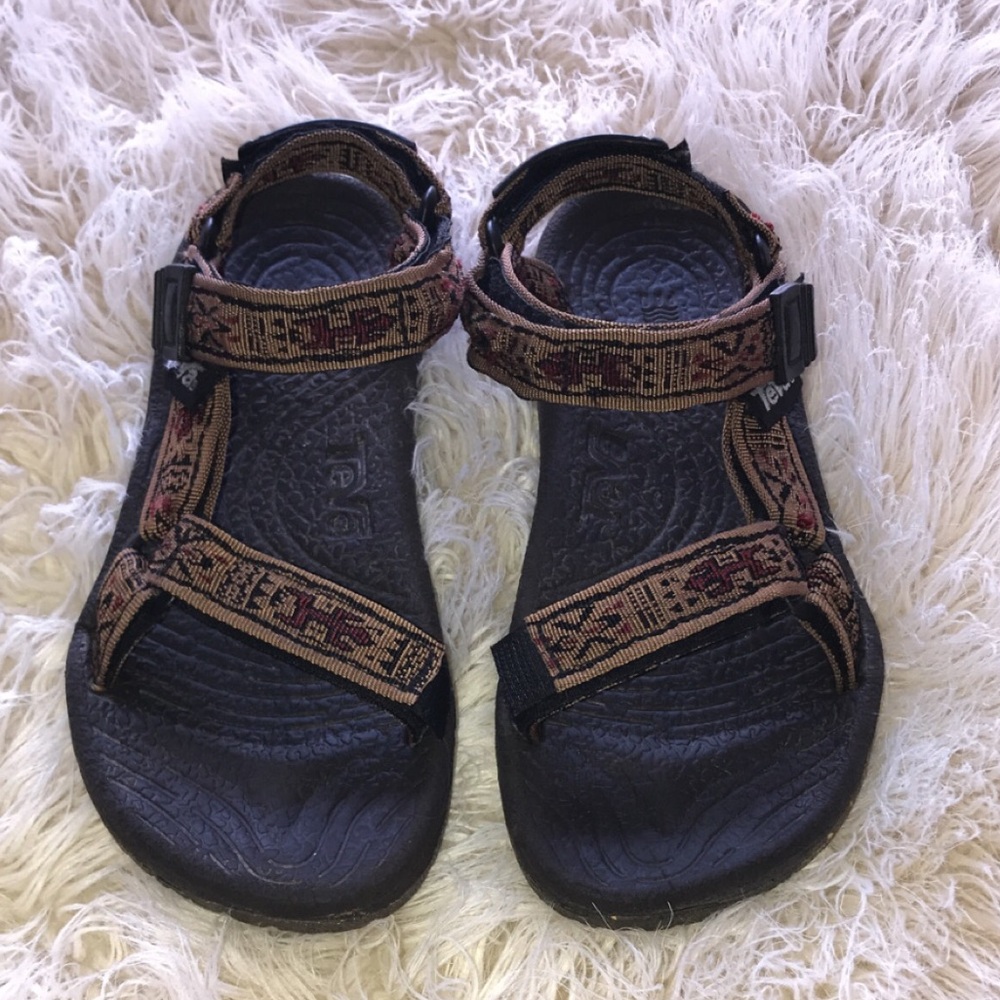Teva sandals 6”